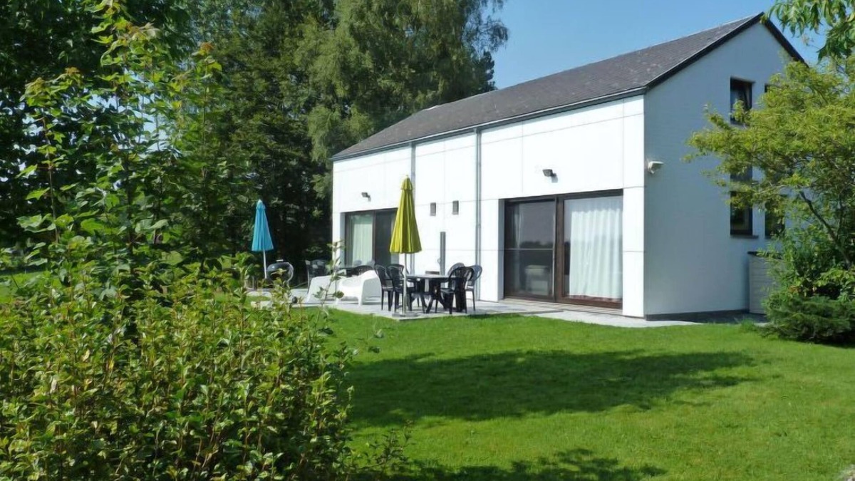 Buetgenbach House | Au bord du Lac 1 by Interhome