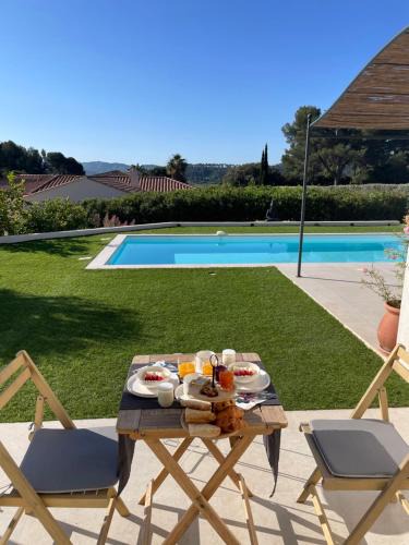 La Cadiere-d'Azur Bed & Breakfast | AU COIN DES LUQUETTES