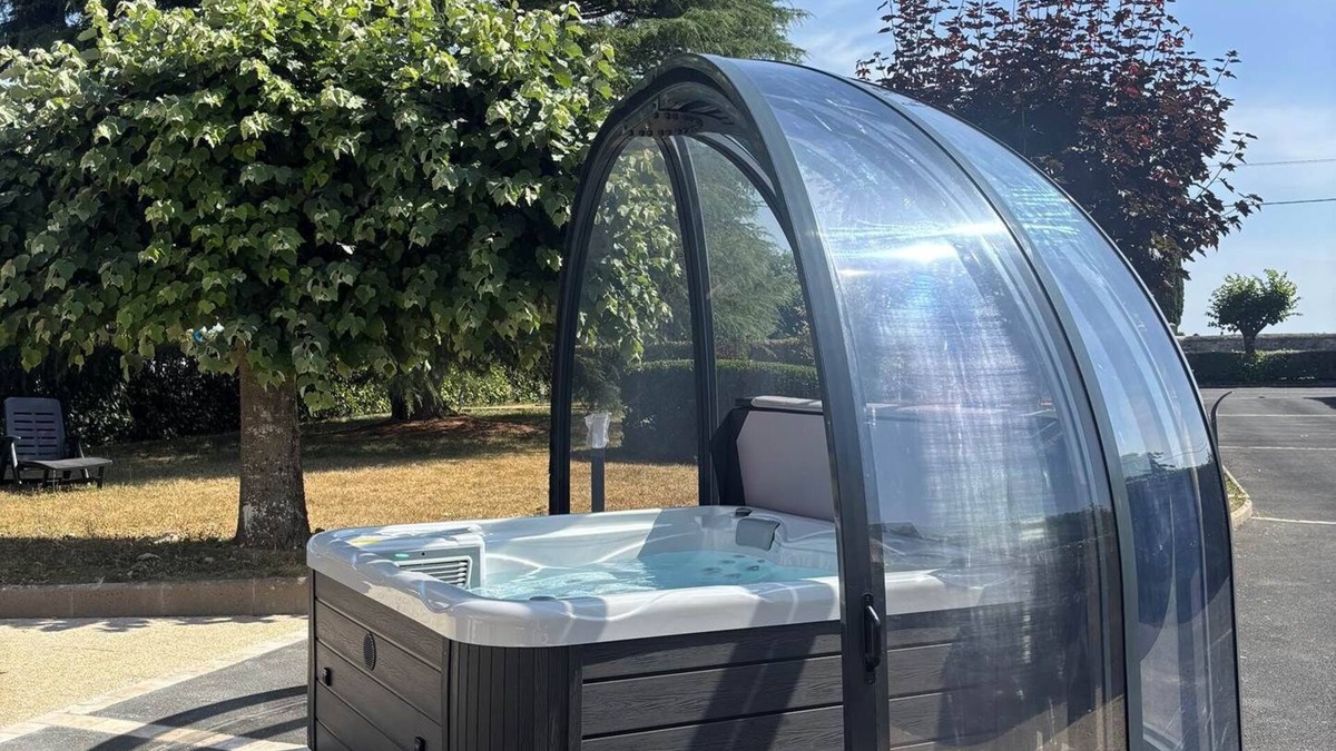 Chateau-la-Valliere House | Au Gré des Souvenirs, cottage for 4 to 10 people, air conditioning, jacuzzi