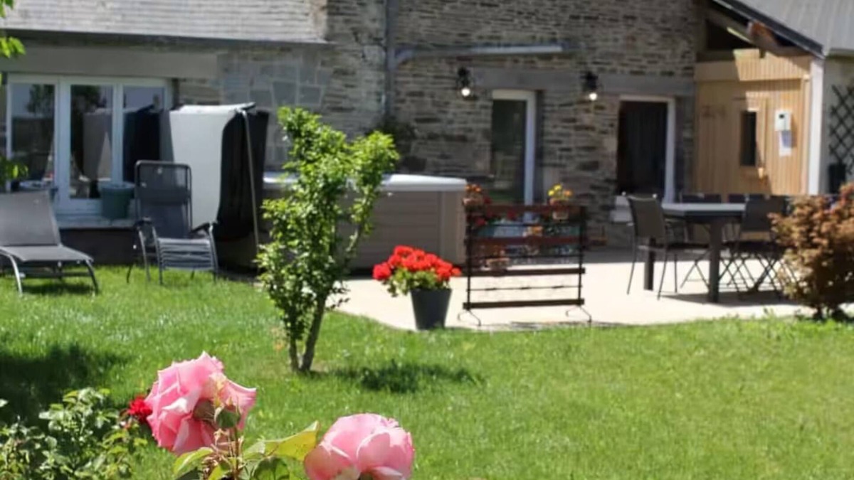 Pontorson Cottage | Au Mont Chez Nous #Jacuzzi and Sauna