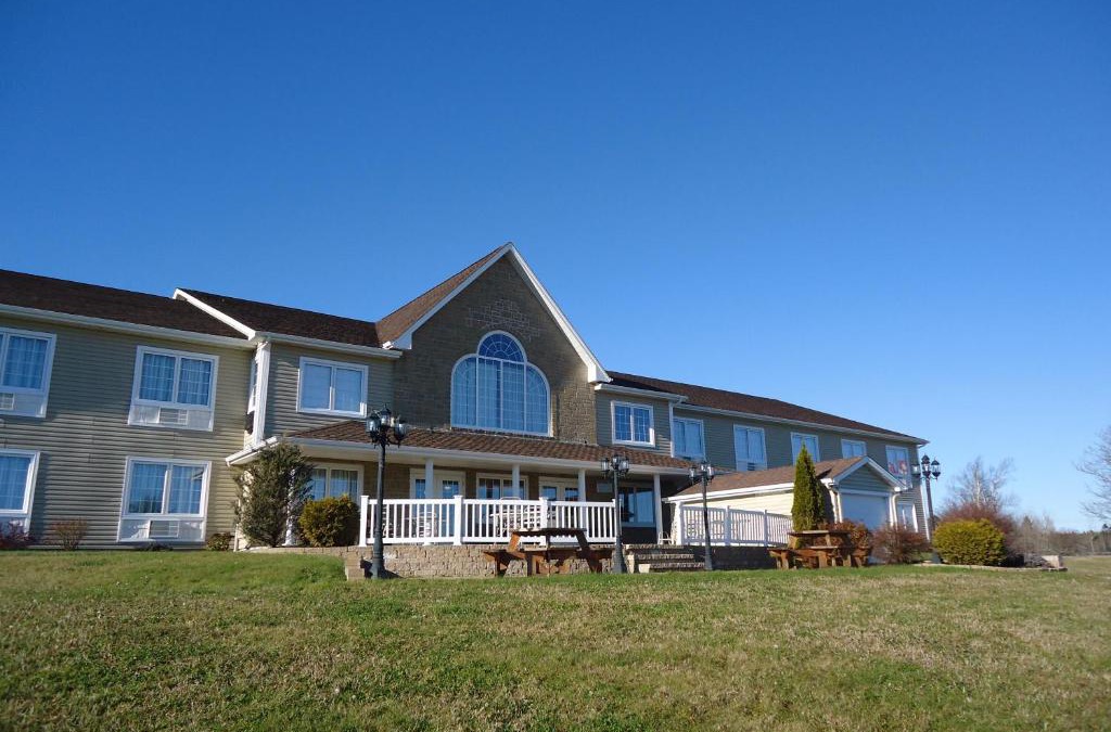 Bouctouche Hotel | Auberge Bouctouche Inn & Suites
