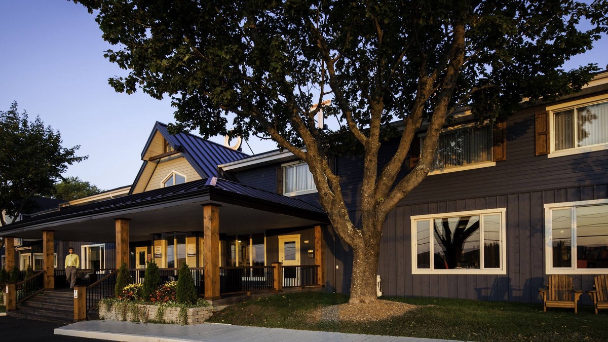 Riviere-du-Loup Regional County Municipality Hotel | Auberge De La Pointe