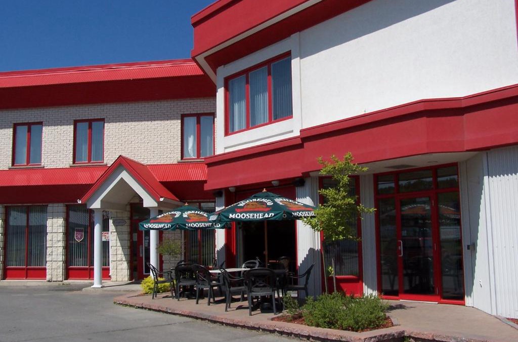 Amqui Hotel | Auberge l'Ambassadeur