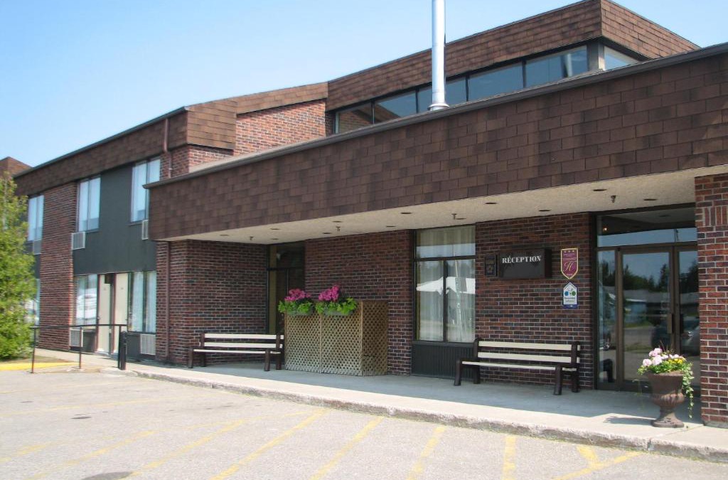 Dolbeau-Mistassini Hotel | Auberge La Diligence