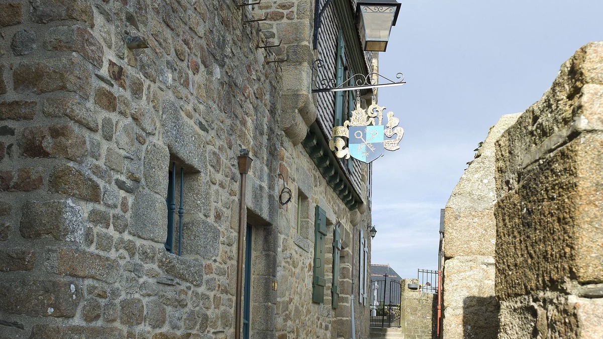 Le Mont-Saint-Michel Hotel | Auberge Saint-Pierre