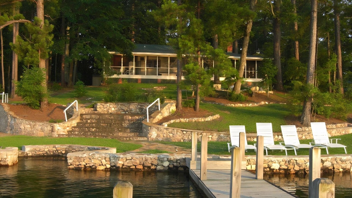 Eclectic Cabin | Aubreys Lakewood Cabin -FREE DAY w Qualified Booking- Fishing, Football Friendly