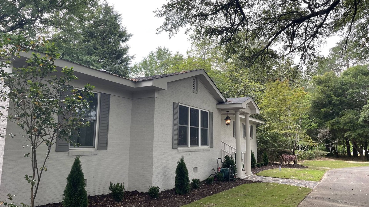 Grove Hill House | AUBURN CAMELLIA HOUSE! Game Day - w/rsvd downtown football parking, Graduations!
