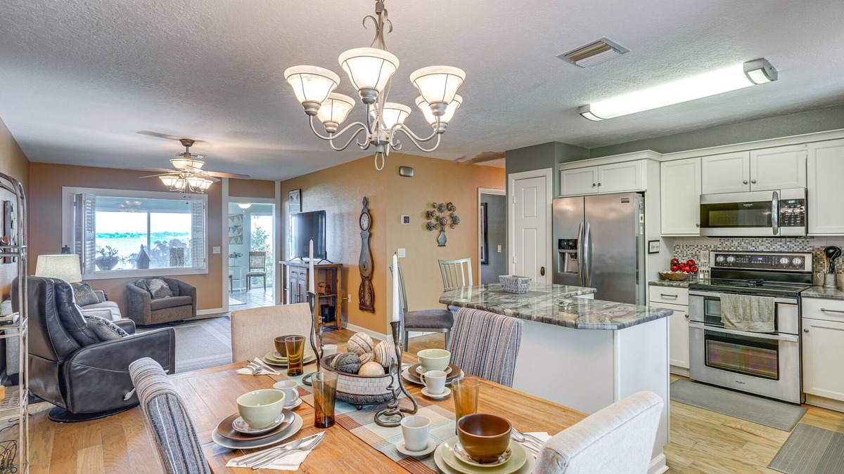 Auburndale House | Auburndale Vacation Rental w/Yard & Lake Views