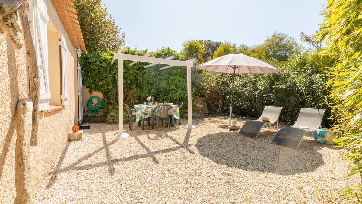 Giens House | Auguière West, house in the heart of the vineyard
