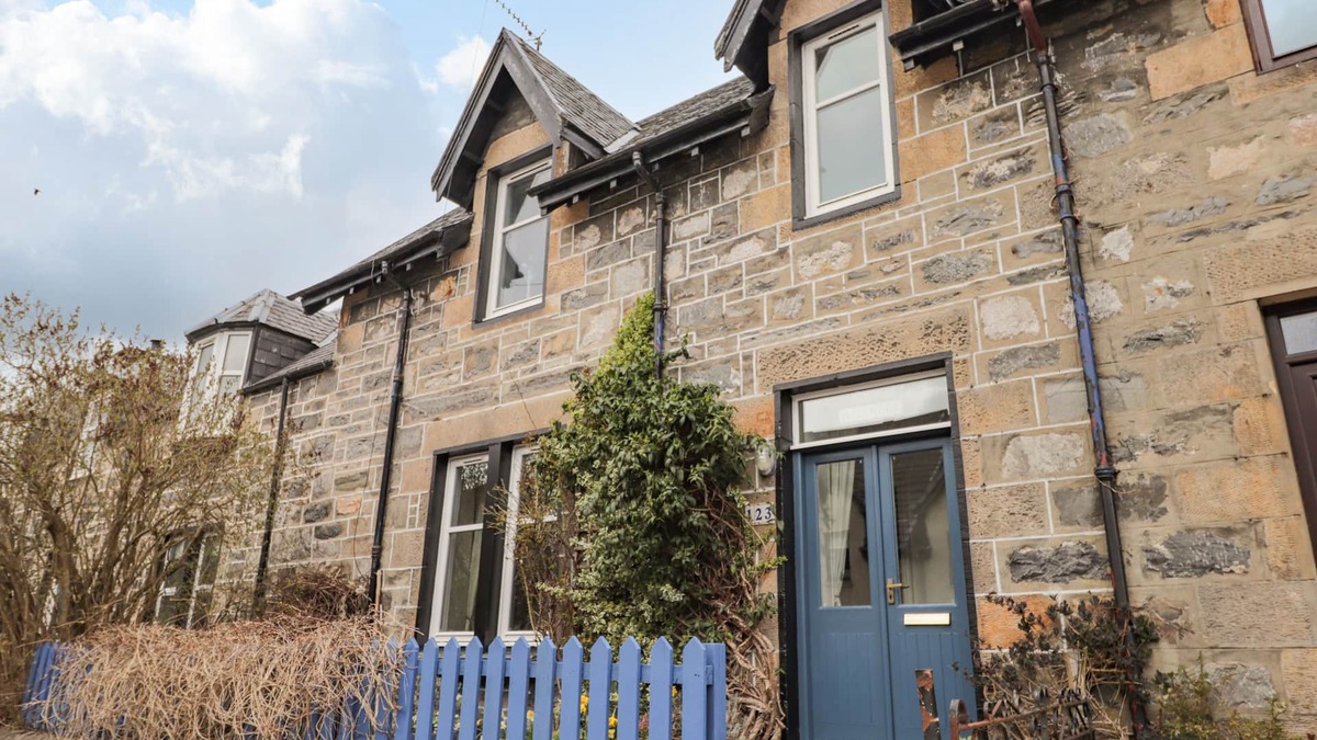 Kingussie Cottage | AULTMORE, family friendly, with open fire in Kingussie