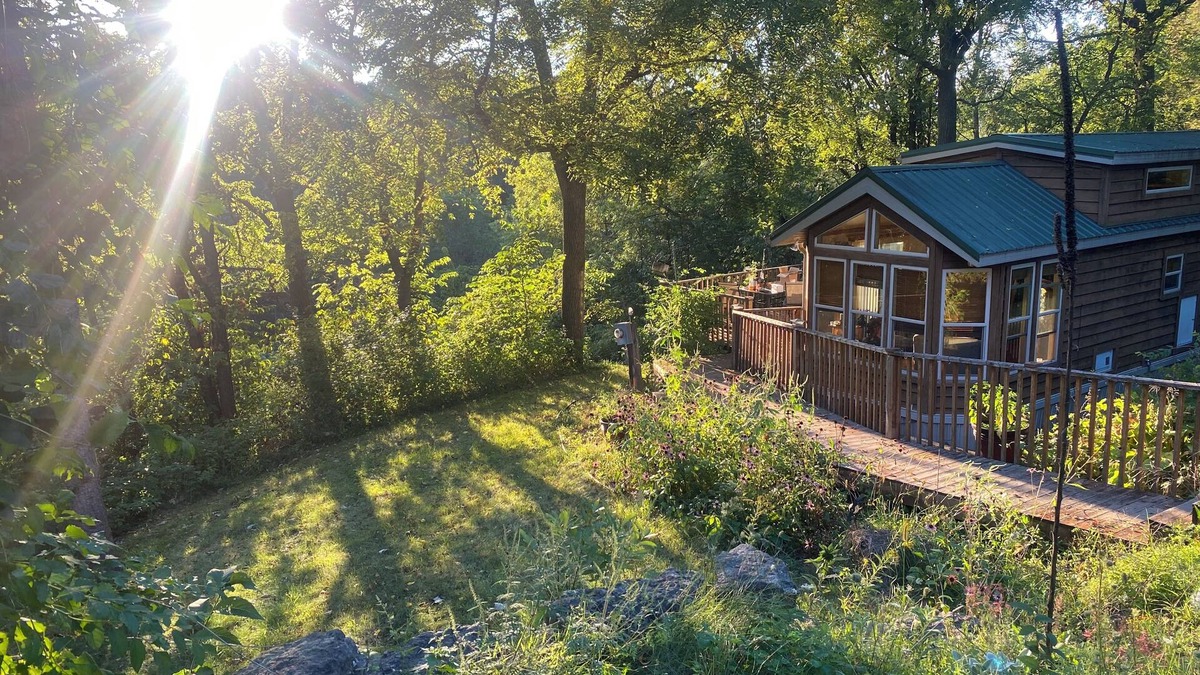 Dodgeville Cabin | Aunt Happy’s Hideaway: charming 2 bedroom cabin near Mineral Point
