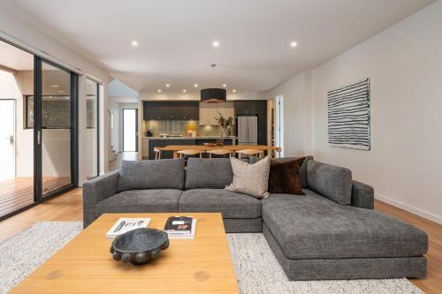 Highett House | Aura Family Home by the Bay