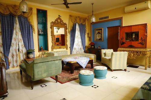 Keshav Nagar House | Aura Homestay Royal Villa