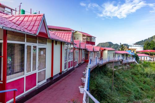 Kanatal Hotel | Aurevelle Kastura Resort Kanatal - 5 Min from Surkhanda Devi Temple # Mountain View Rooms # Himalayan View Resort