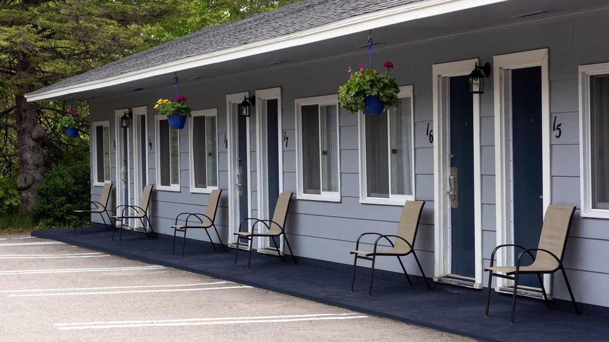 Kingston Hotel | Aurora Inn