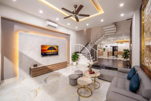 Son Tra Villa | Aurora Villa - Near My Khe Beach & City Center by The Key