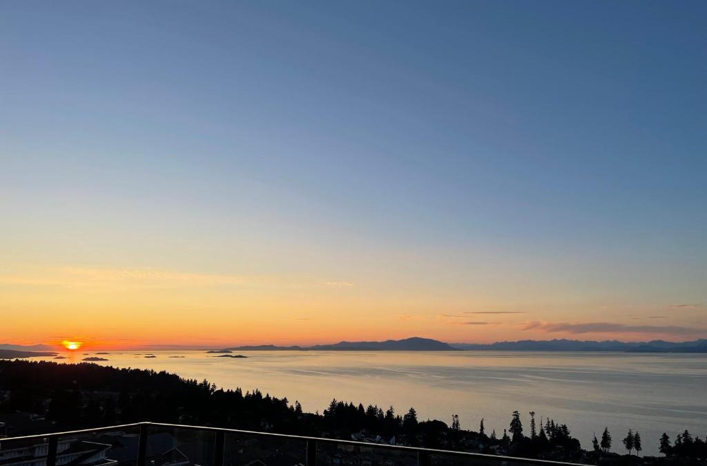 Regional District of Nanaimo House | Auspicious Sea View House