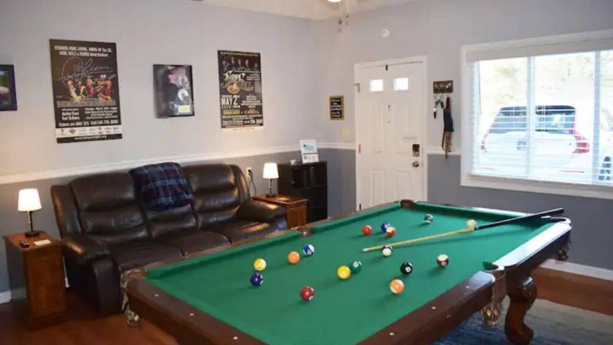 Johnson City House | Austin Springs Family Retreat