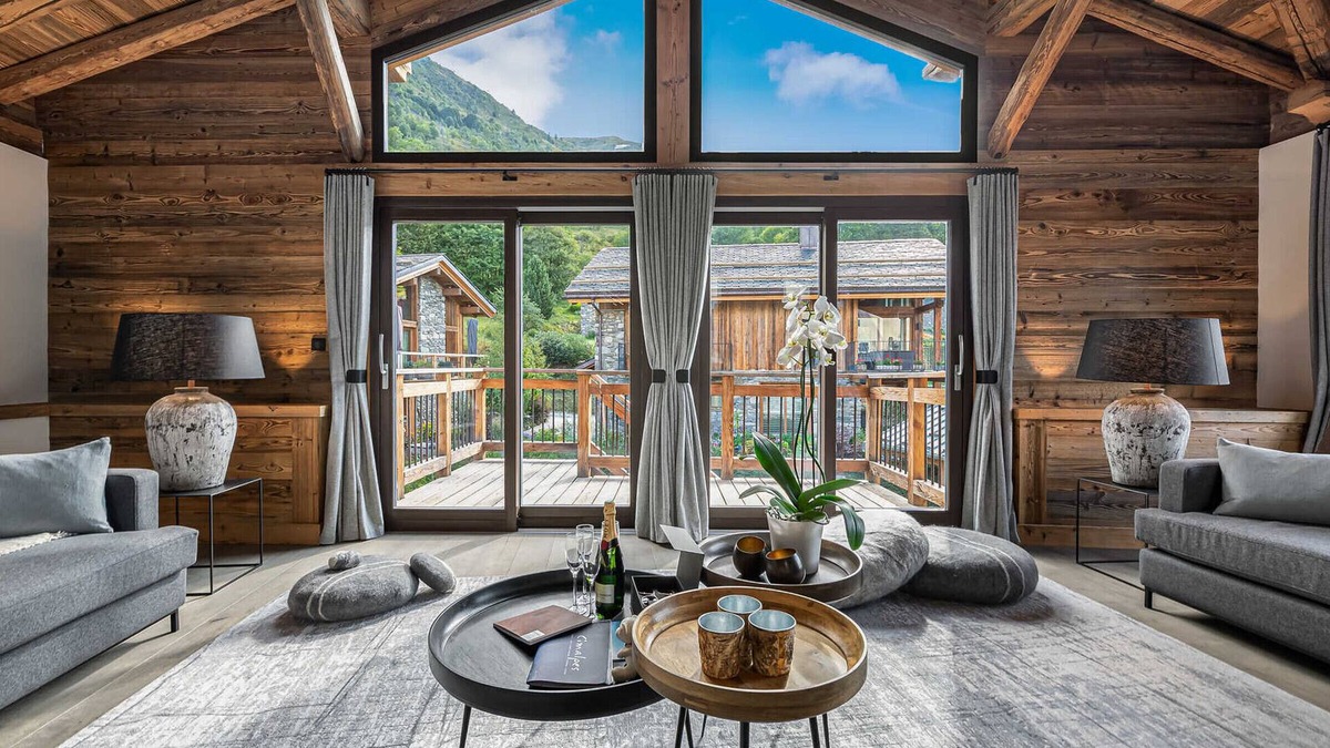 Villarabout Ski Chalet | Authentic Chalet with Sauna, Near St. Martin, Sleeps 10, Quality Rating 5 Gold Snowflakes