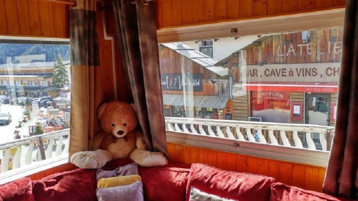 Saint-Etienne-de-Tinee Ski Chalet | Authentic detached chalet on the Place d'Auron