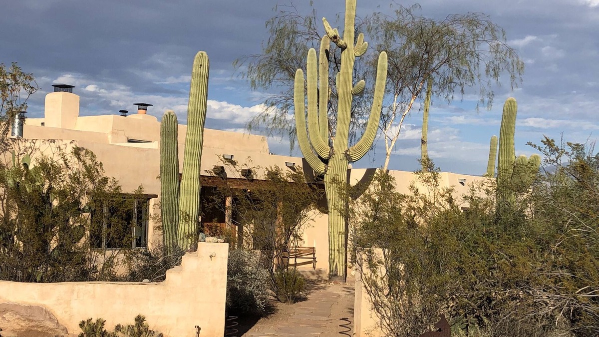 Cortaro House | Authentic Adobe Retreat at the No Way Dude Ranch