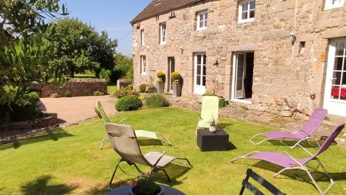 Les Pieux Cottage | Authentic countryside house with garden near Les Pieux