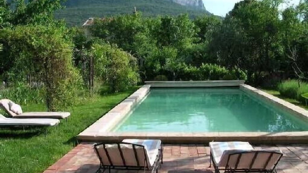 Pourcieux House | Authentic farmhouse with large swimming pool, near Aix en Provence