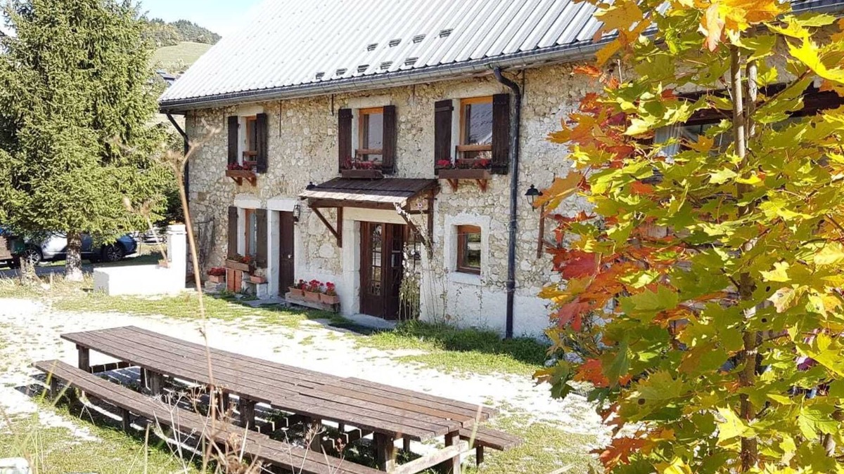Correncon-en-Vercors Other | Authentic cottage/farm 21 beds in free management
