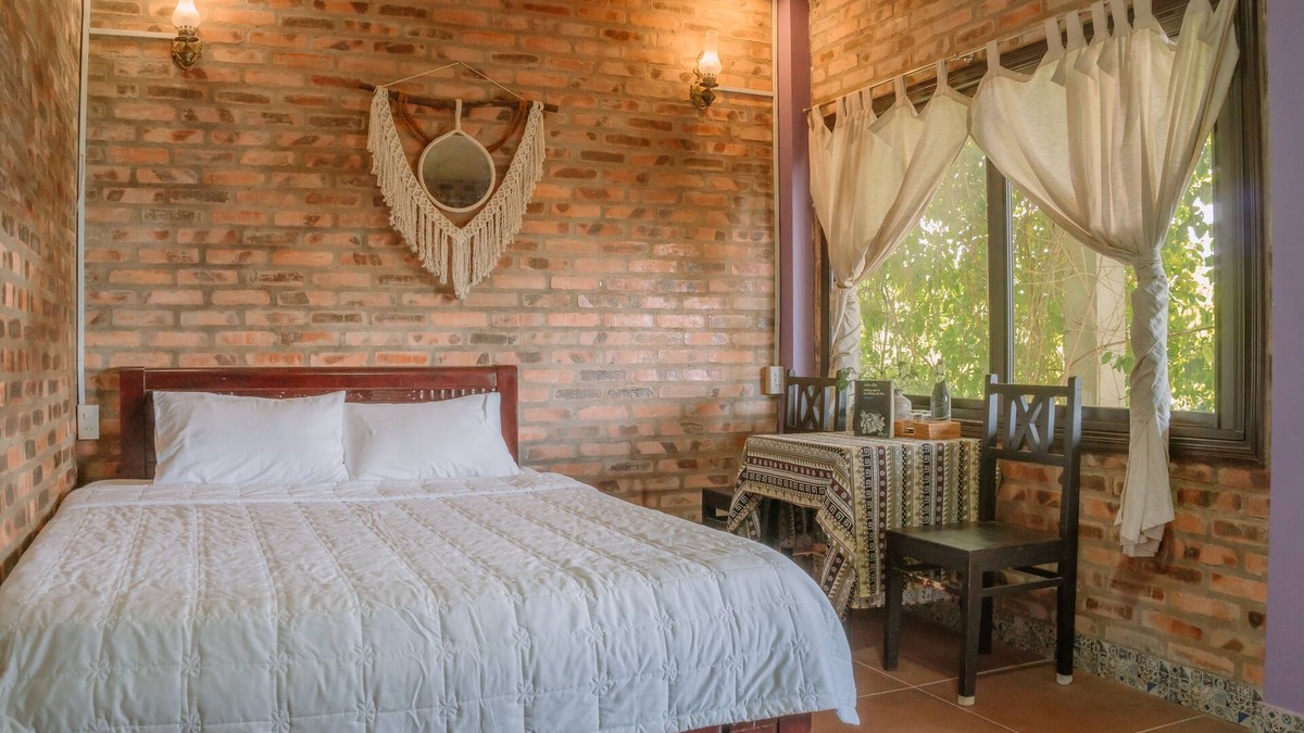 Huong Thuy House | Authentic Huế Garden Homestay: Immerse in Vietnamese Culture with Family Hosts