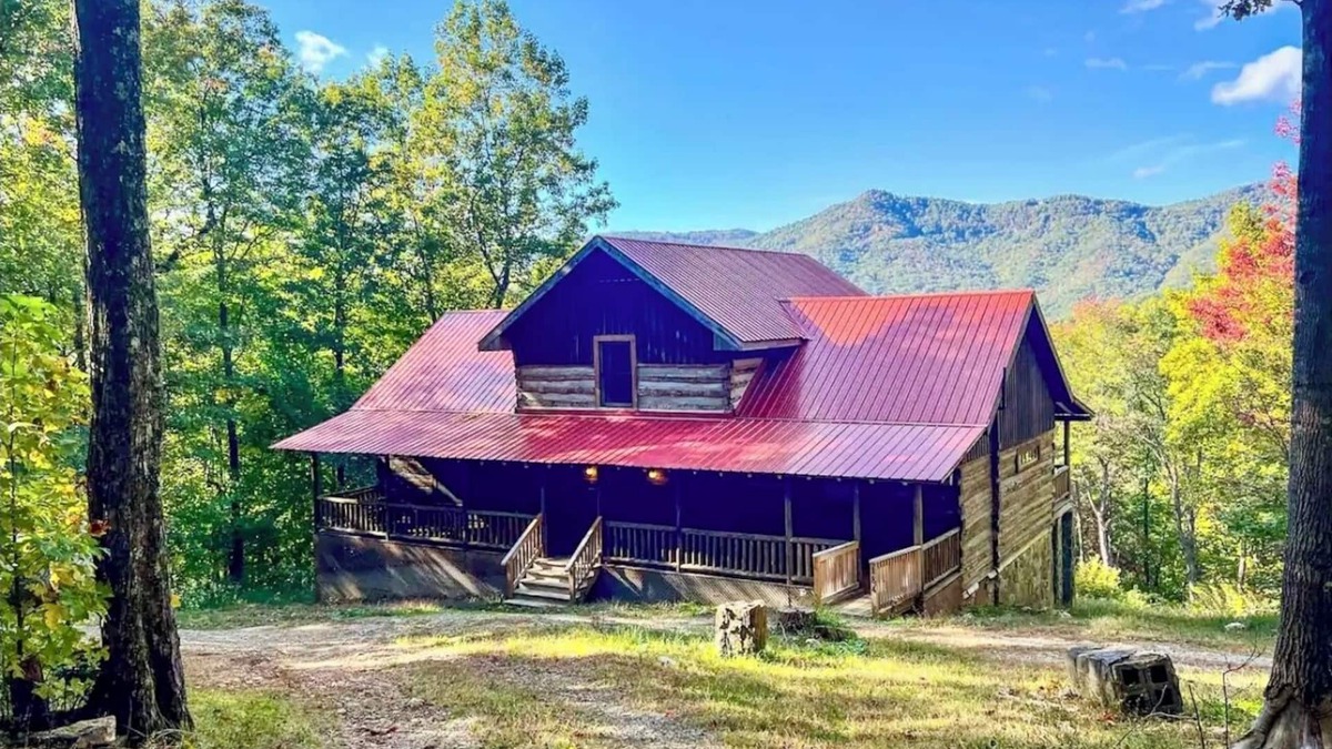 McGrady Cabin | Authentic Log Cabin on Dancy Mountain near McGrady, North Carolina