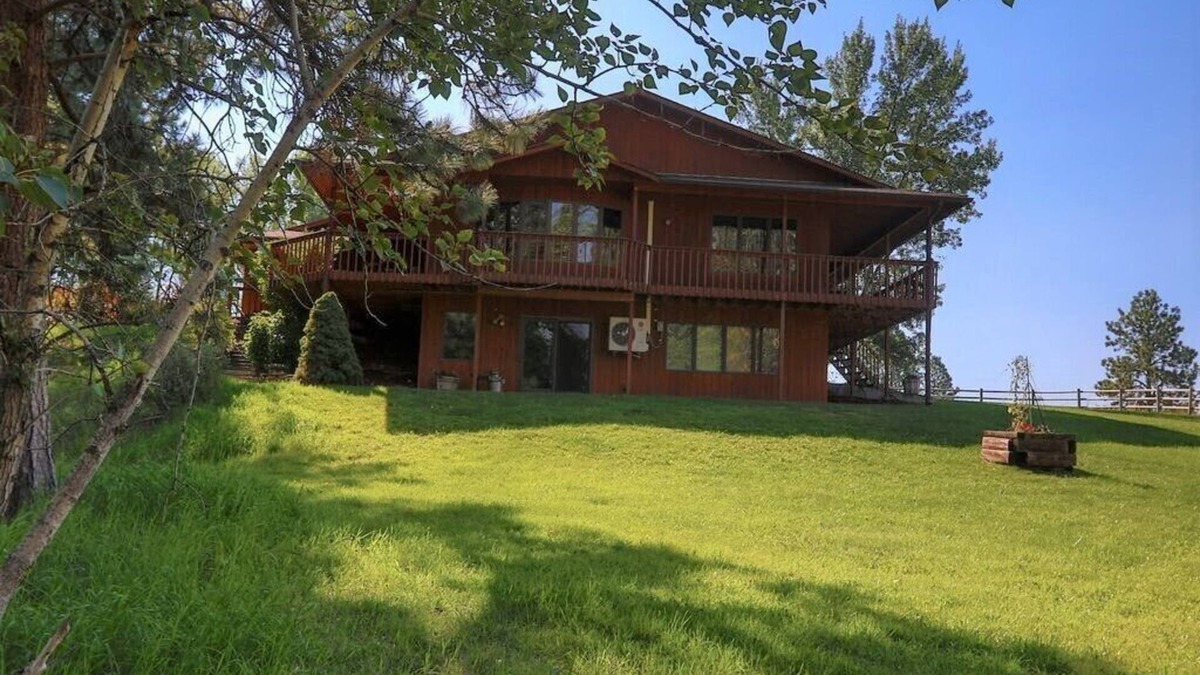 Stevensville Other | Authentic Montana home in the Bitterroot Valley. Quiet, peaceful, and secluded