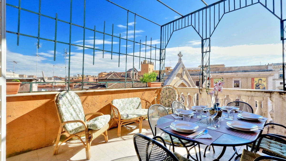 Esquilino Apartment | Authentic Roman - Colosseum area, Fabulous Apart, Terrace, Wifi, Aircon