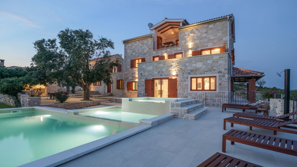 Tinj Villa | Authentic Stone Villa