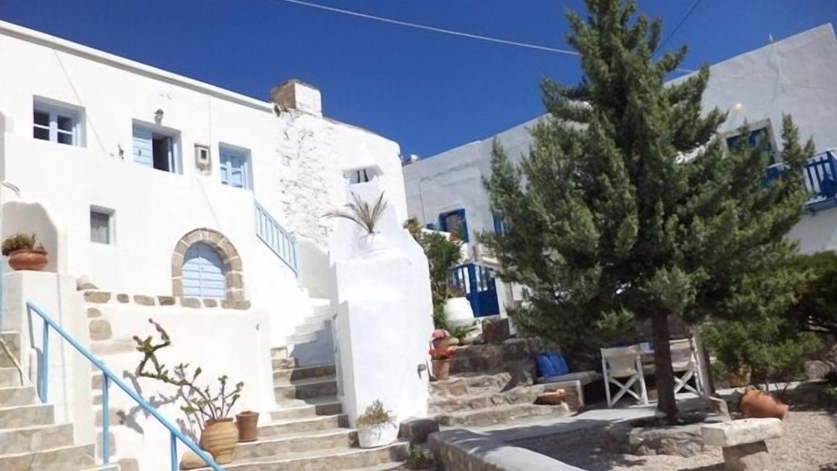 Plaka House | Authentic traditional cycladic house in Plaka