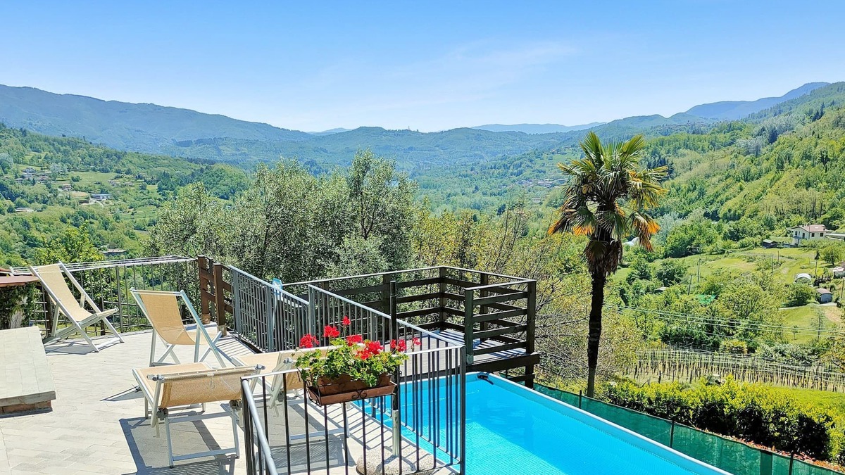 Poggio House | Authentic traditional Italy! Mountain views, own pool, WIFI, village