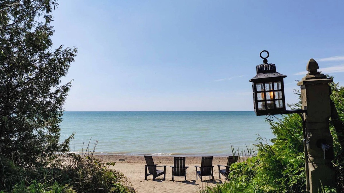 Huron-Kinloss Cottage | Autumn Nights by the Lake: Huron Shores