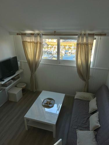 Courseulles-sur-Mer Apartment | Aux beaux coquillages, vue mer et sur le port