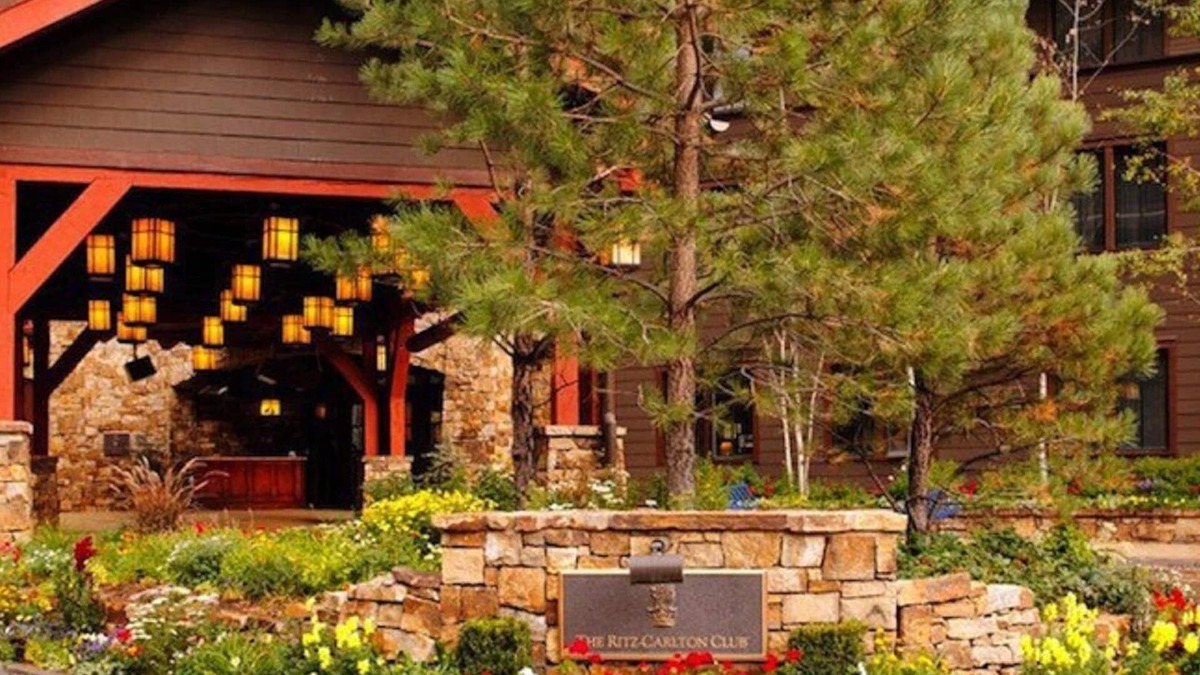 Aspen Condo | Avail: Mar 22-29, Mar 29-April 5, Apr 5-12th, and Dec 20-Jan 3.