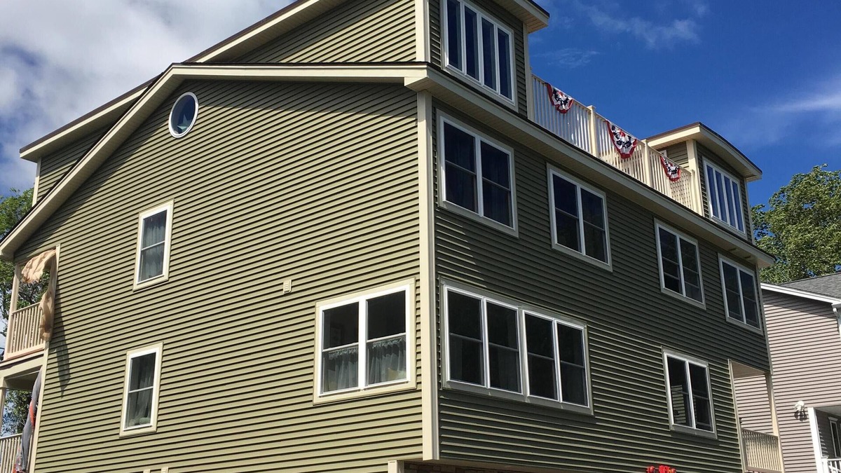 Hampton House | Available: Fall 2025 rental weekly or monthly. Come see and enjoy NH this fall.