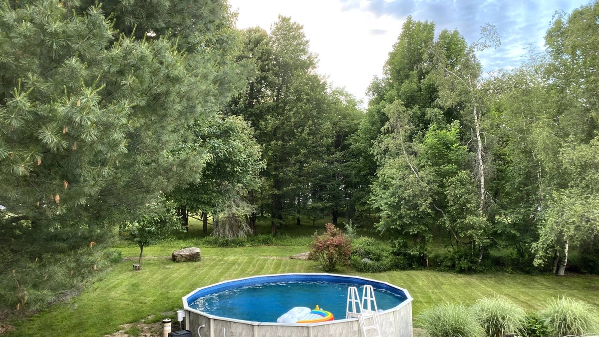 Moscow House | Available. follow us @PoconoHome