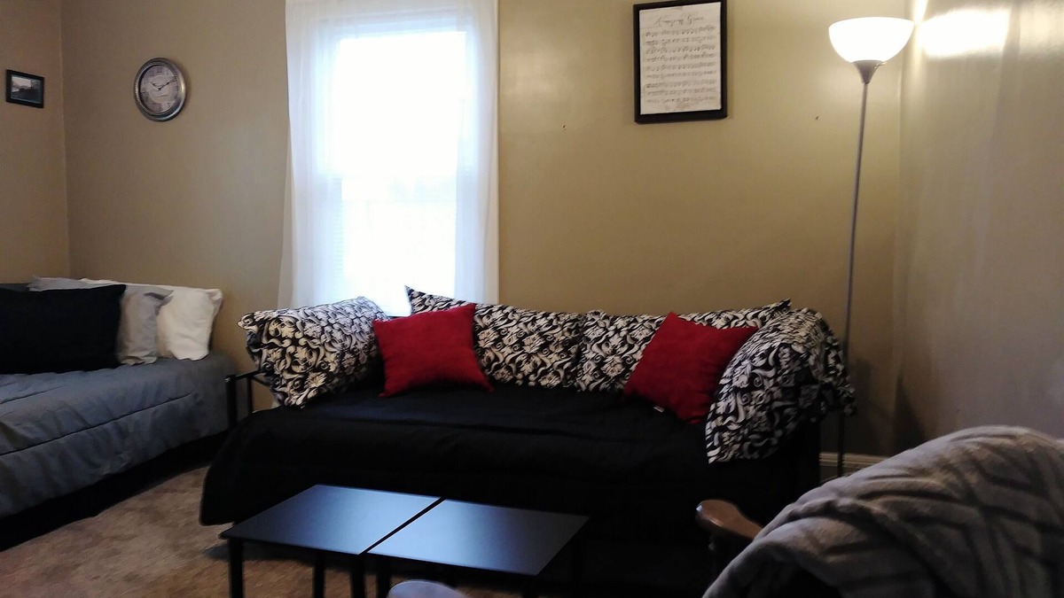 Lanesborough Apartment | Available for Healthcare and long term stays welcome 3 miles from Hospital