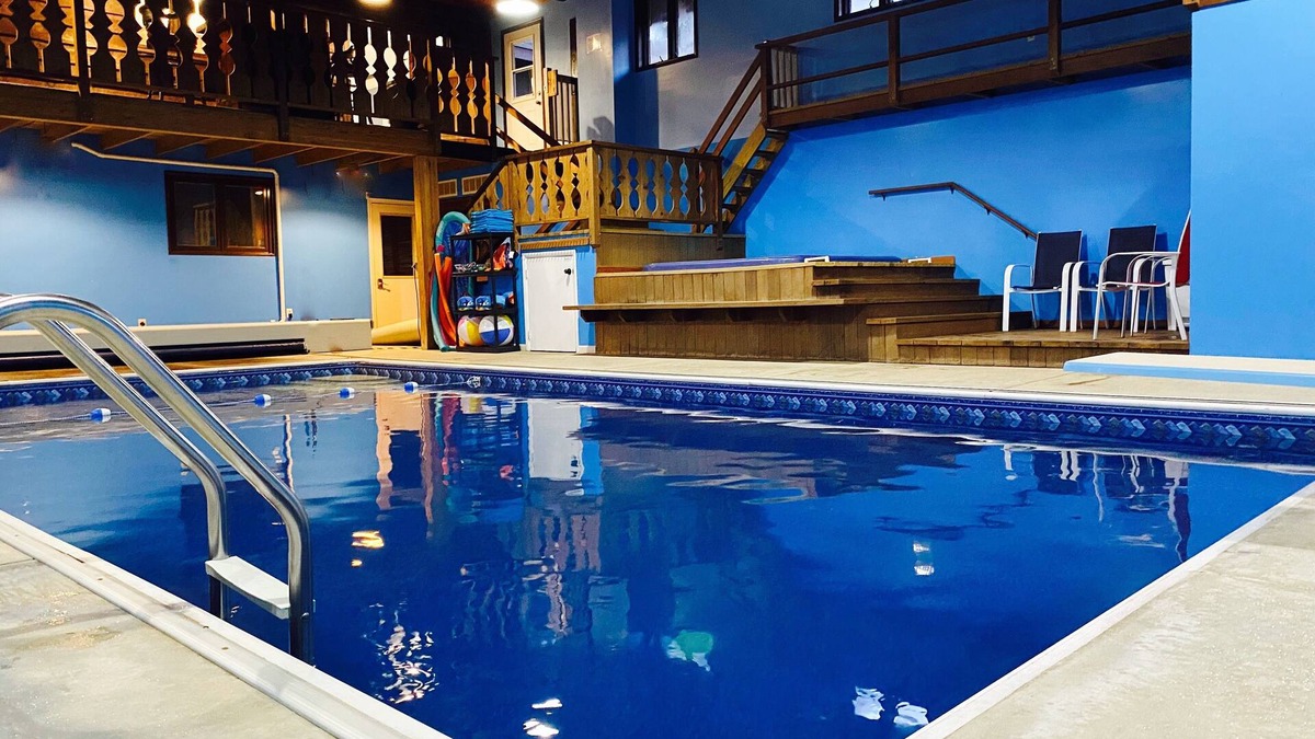 Comstock Northwest Ski Chalet | Available Sept 22-26 - Chalet with Private Indoor Pool & Hot Tub