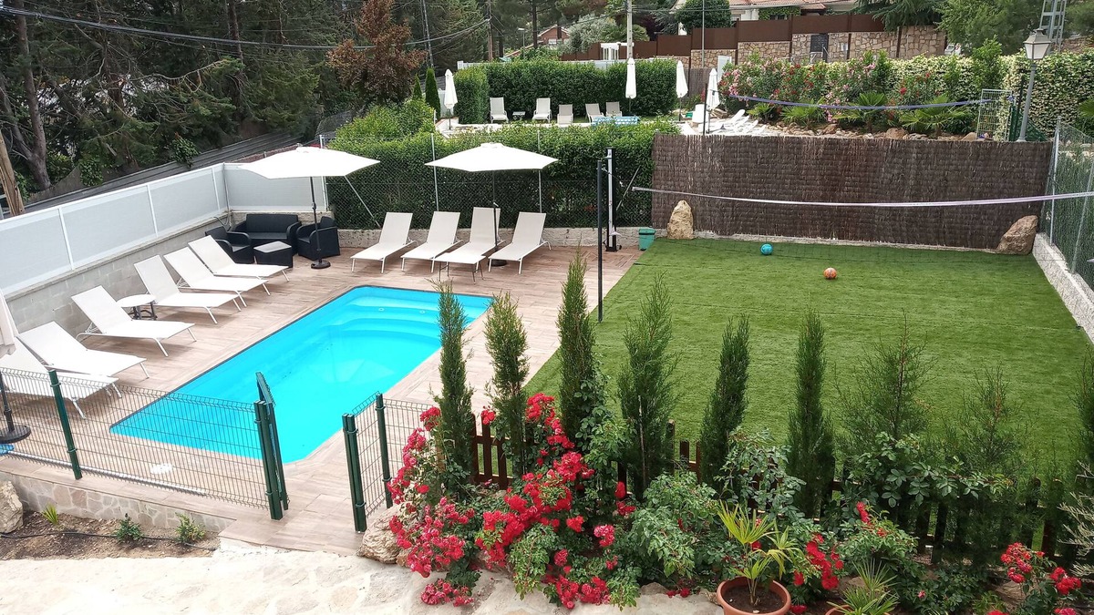 Robledo de Chavela Ski Chalet | Avalon House 103