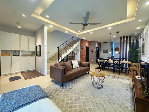 Kajang Apartment | Avenue Bangi, 43000 Kajang Fully Air-Con Homestay