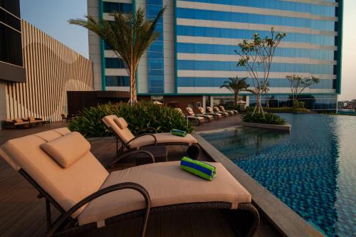 Bekasi Hotel | Avenzel Hotel & Convention Cibubur