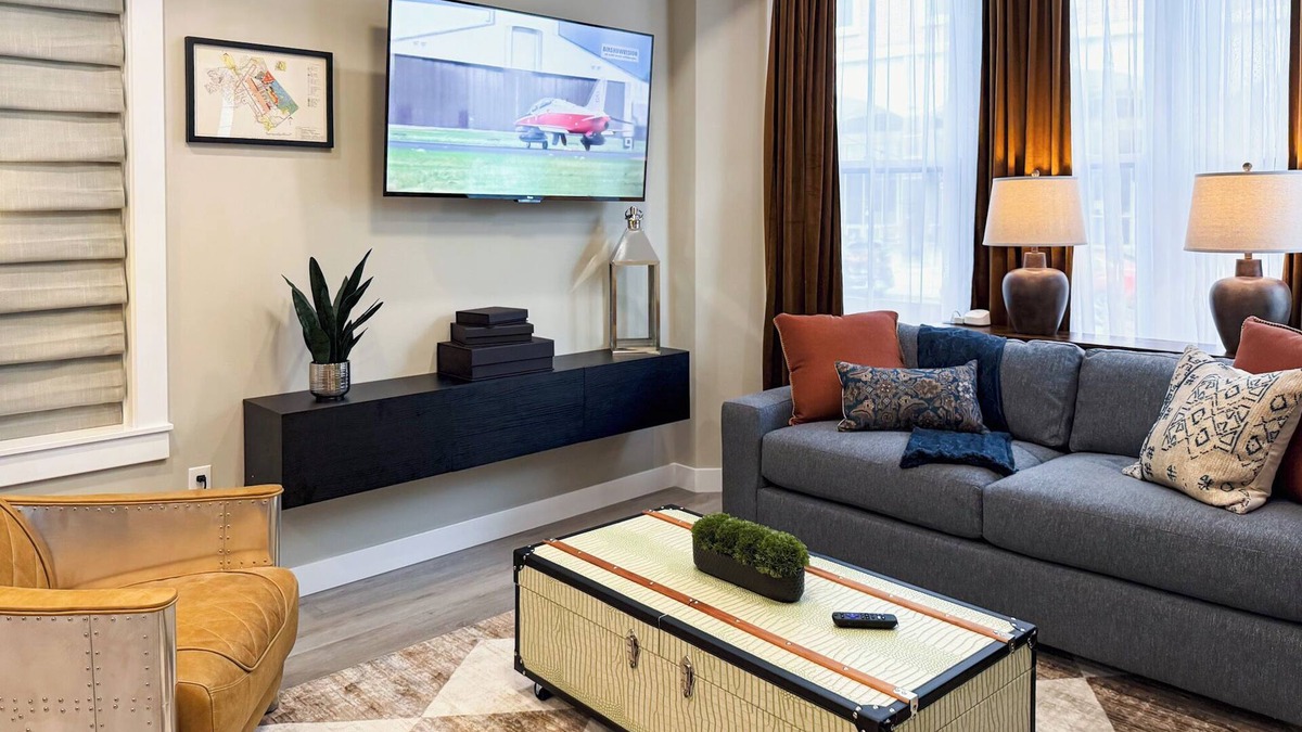 Portsmouth Apartment | Aviation Design~DNTN~W&D~Fully Loaded Kitchennn