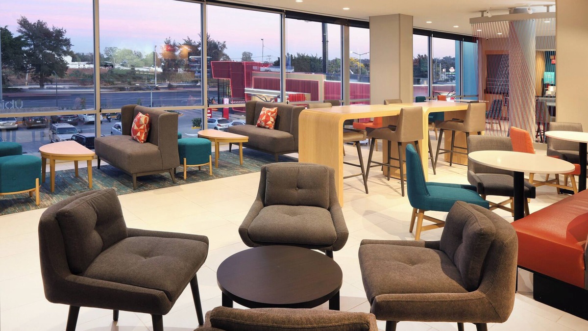 San Pedro Tlaquepaque Hotel | avid hotel Guadalajara Aeropuerto Norte by IHG