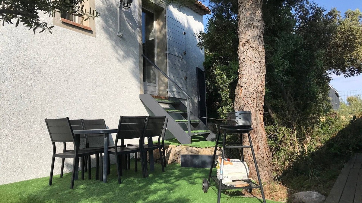 Villeneuve-les-Avignon Cottage | Avignon Festival, Pont du Gard and Luberon