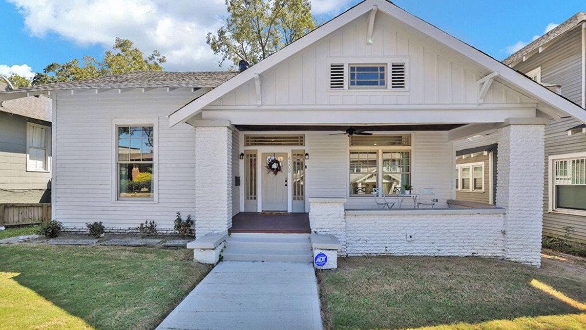 Forest Park House | Avondale Charmer-Comfort & Style