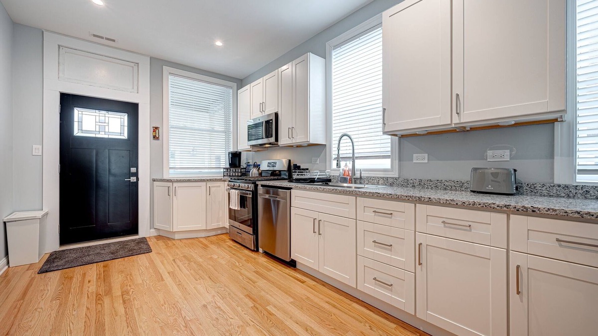 Avondale Condo | Avondale Condo Near Classic Bars, Eateries, and More! by AllSet Turnover